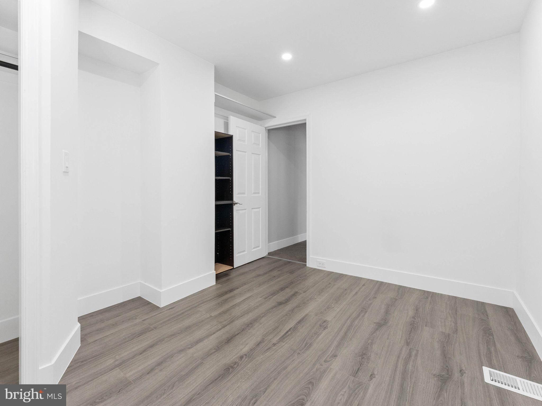 BRIDESBURG - Residential