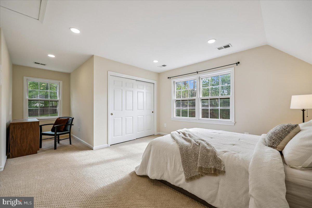 DUFIEF MILL BROOK - Residential