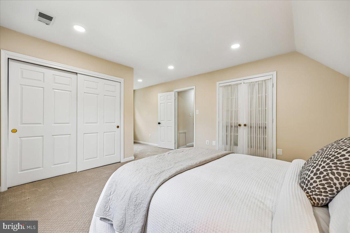 DUFIEF MILL BROOK - Residential