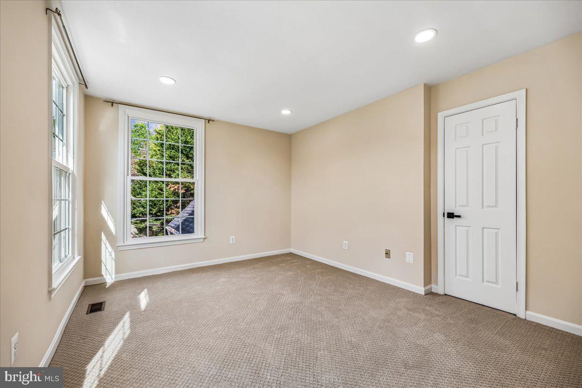 DUFIEF MILL BROOK - Residential