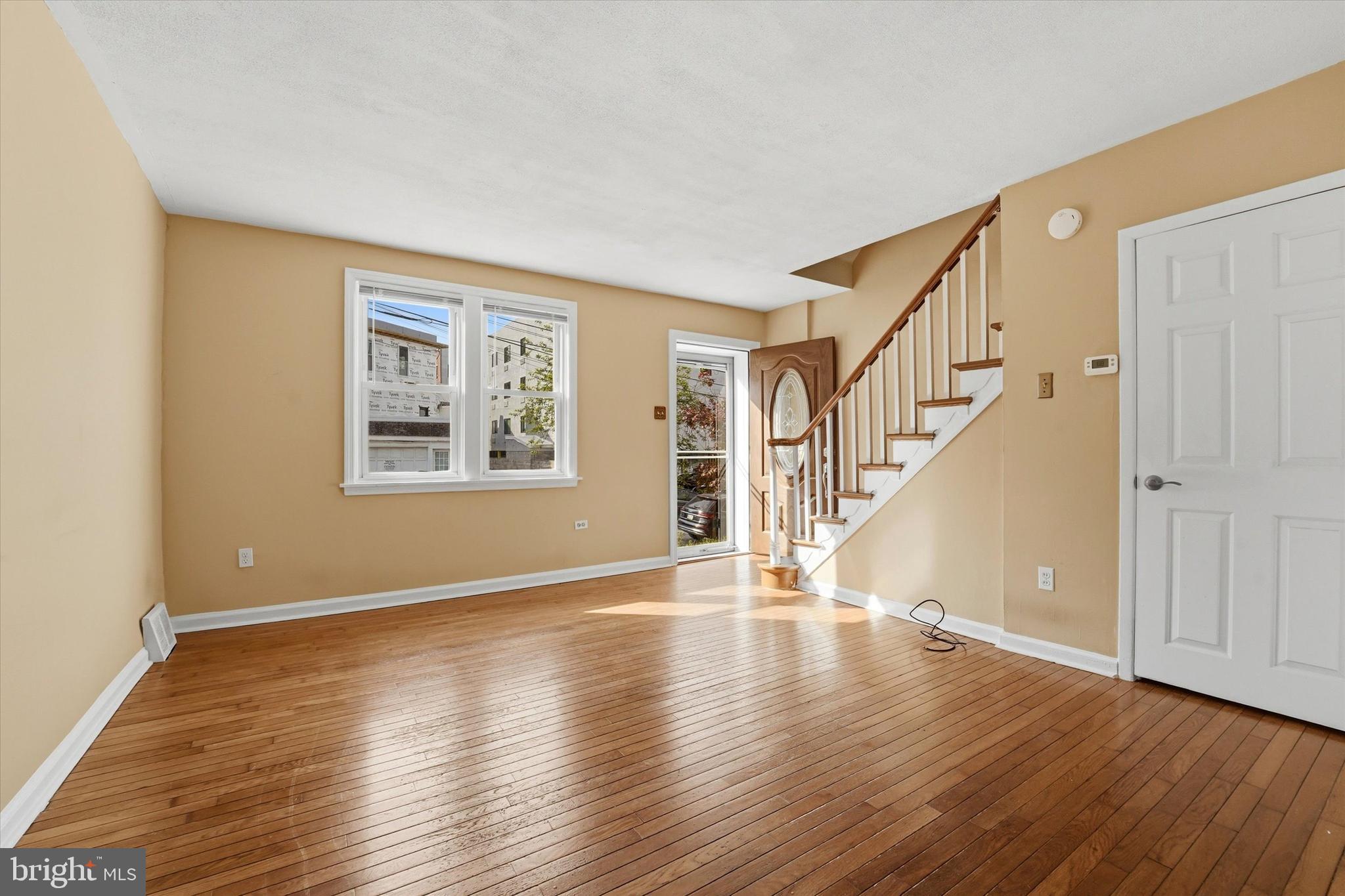 ROXBOROUGH - Residential