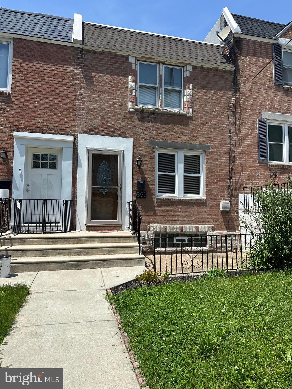 ROXBOROUGH - Residential