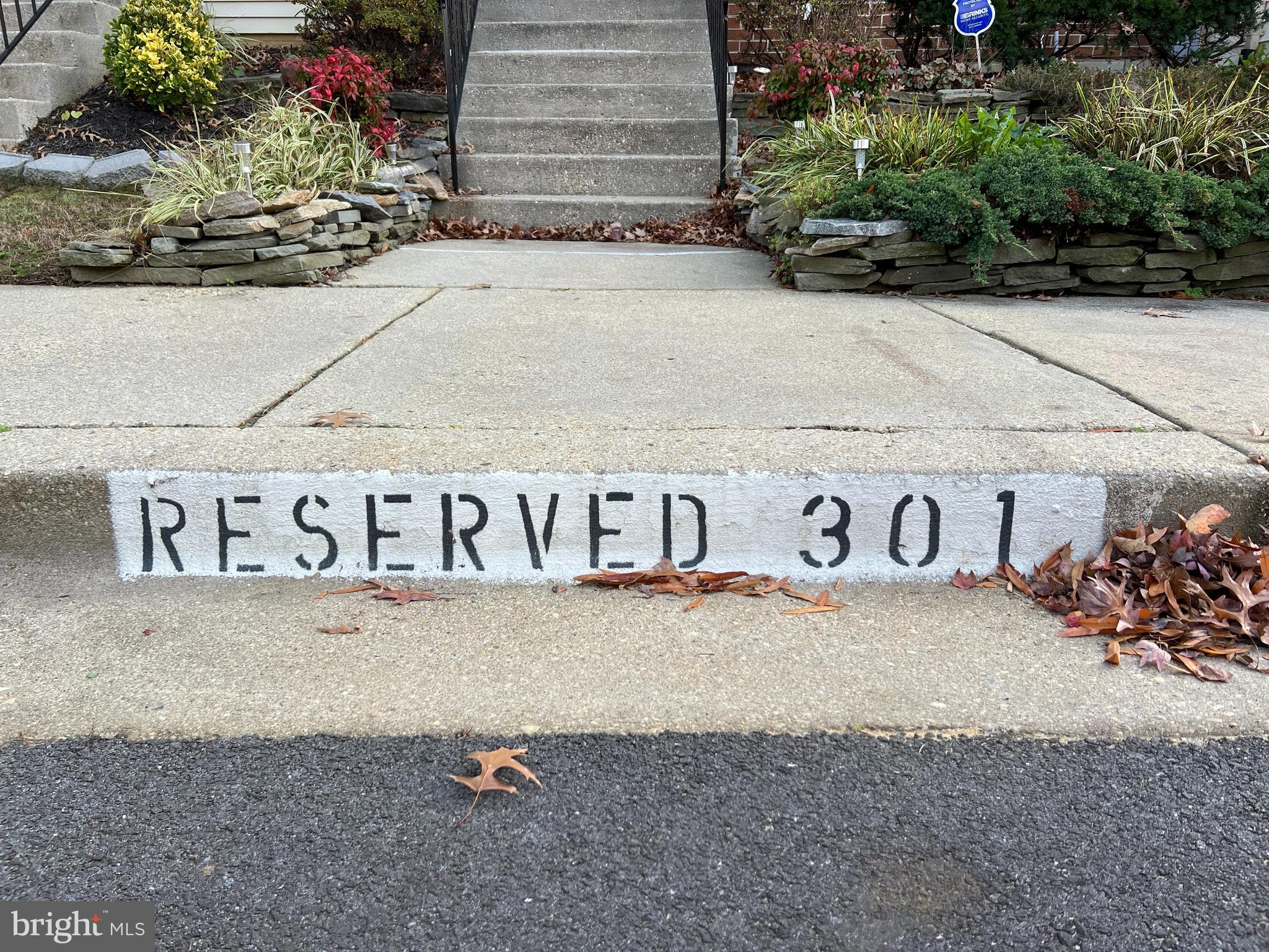 PRINCETON SQUARE - Residential Lease