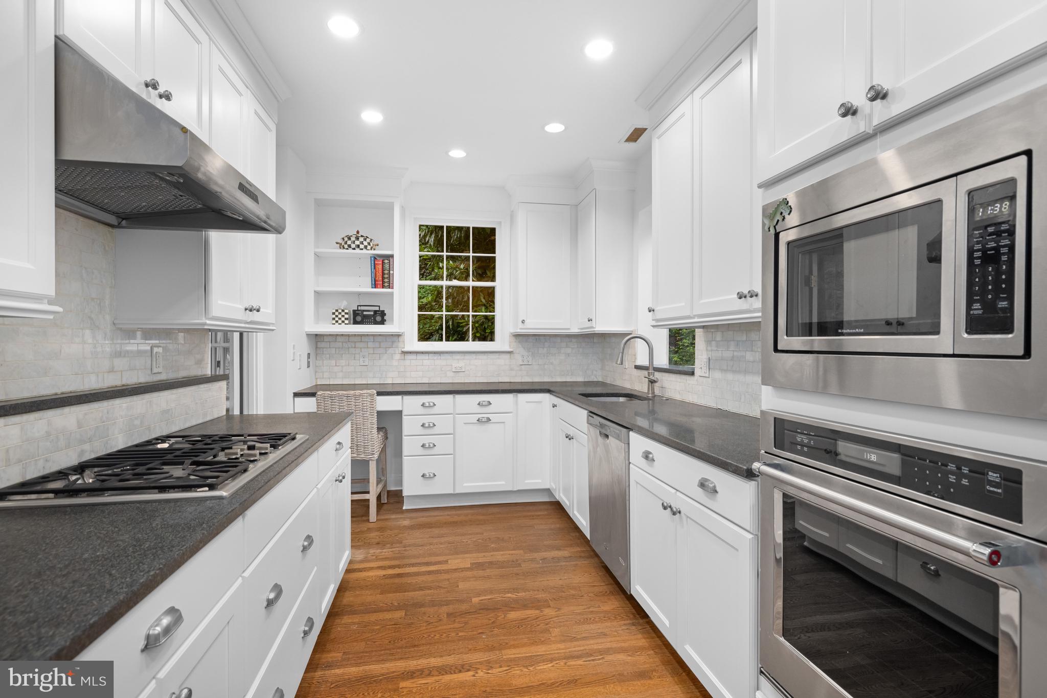 NORTH CLEVELAND PARK - Residential