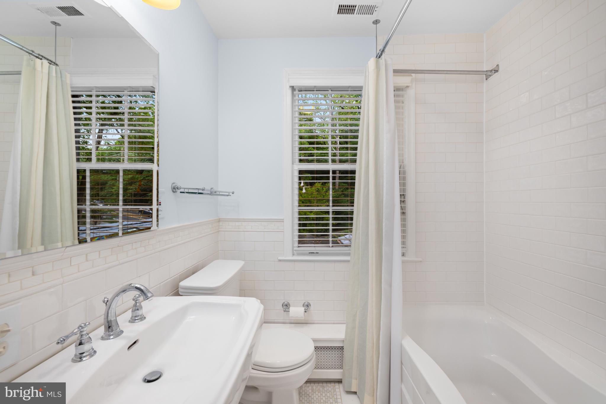 NORTH CLEVELAND PARK - Residential