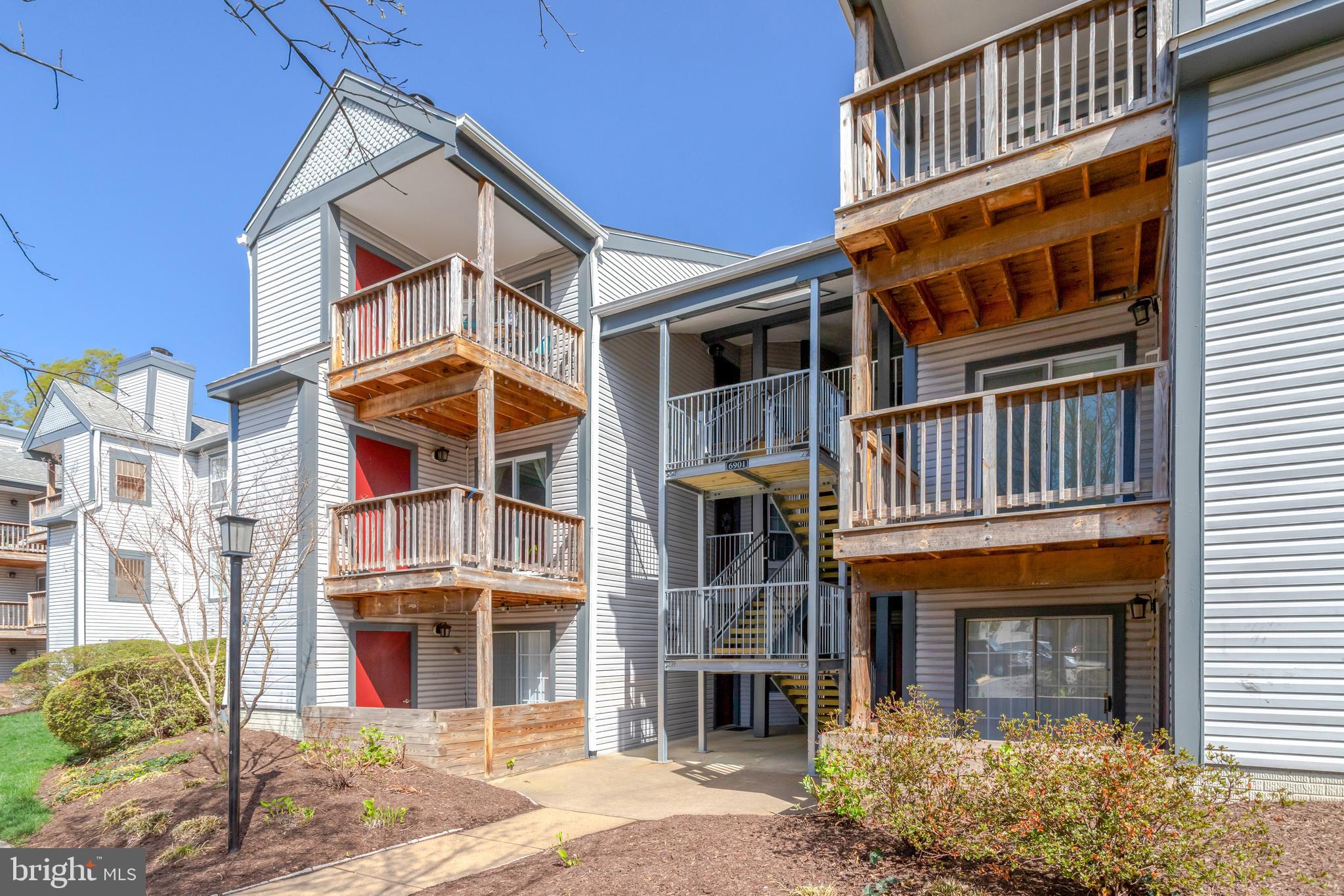 SURREY AT MANCHESTER LAKES - Residential