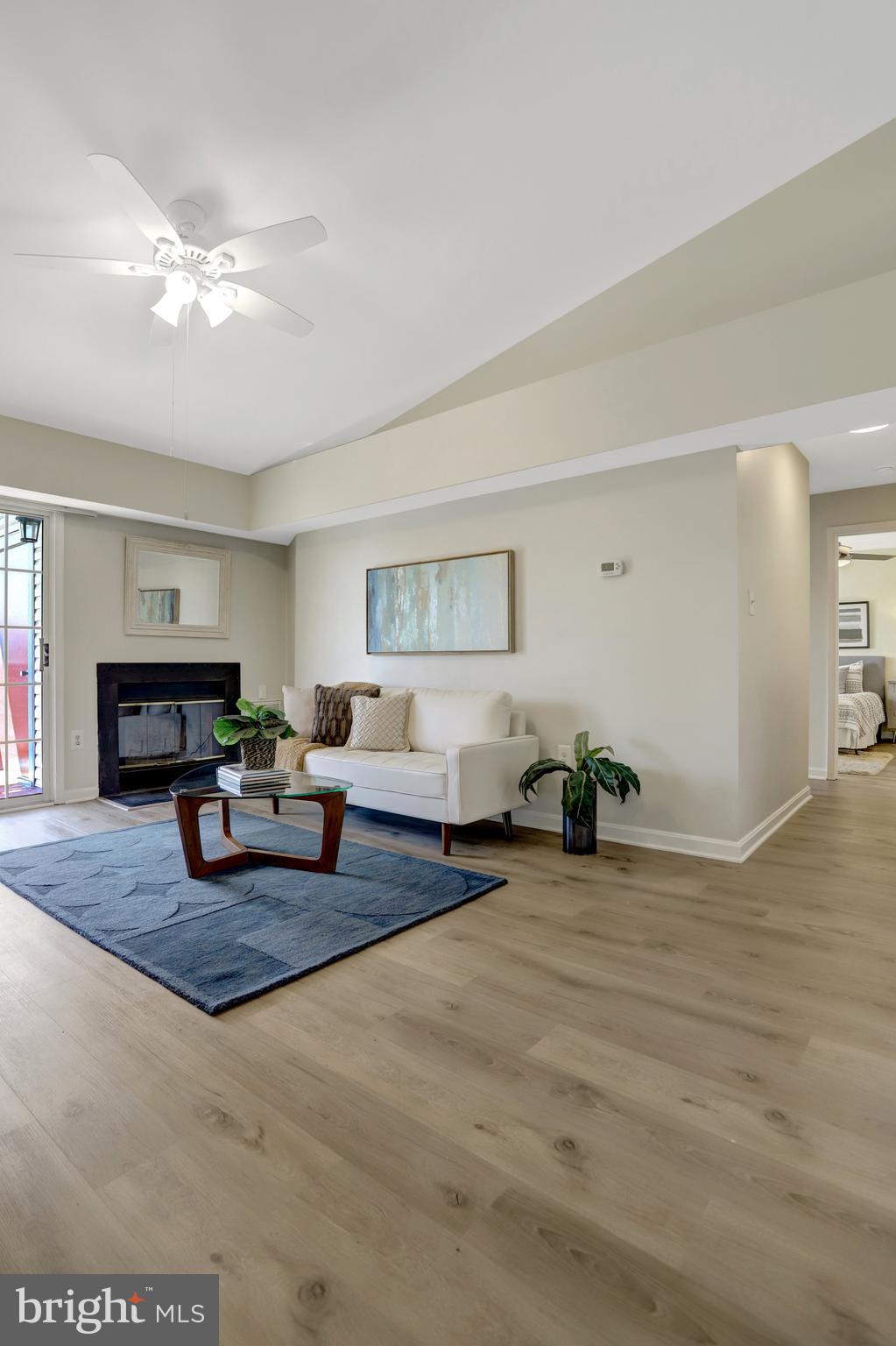 SURREY AT MANCHESTER LAKES - Residential