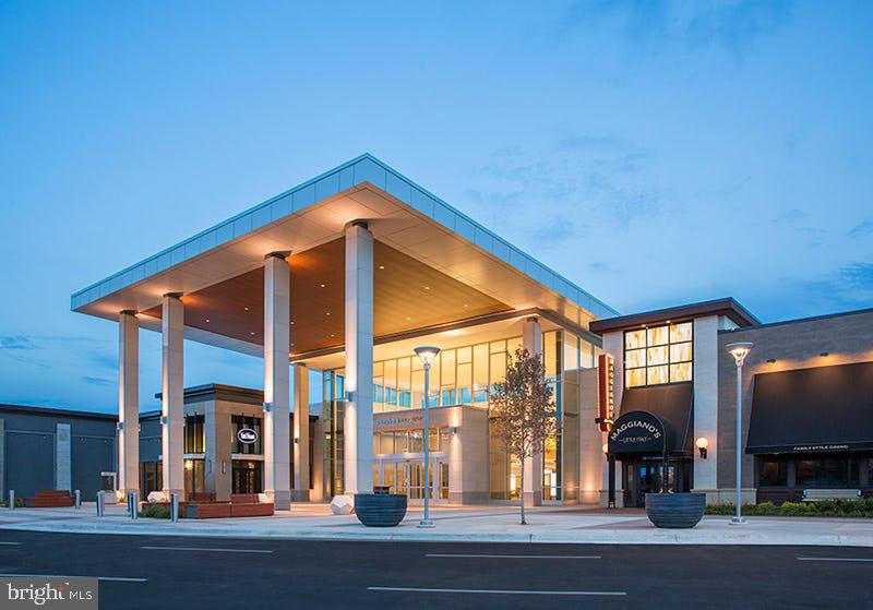 SURREY AT MANCHESTER LAKES - Residential