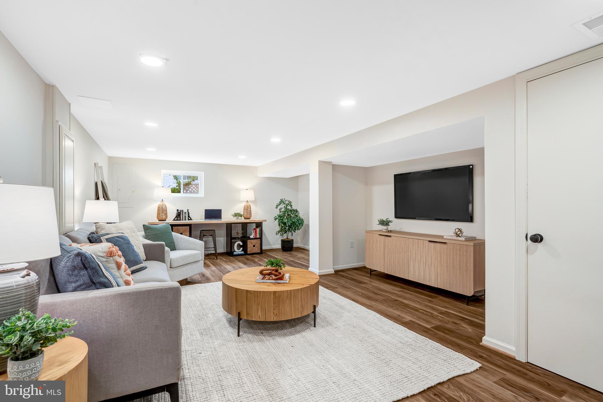 KINGS PARK WEST - Residential