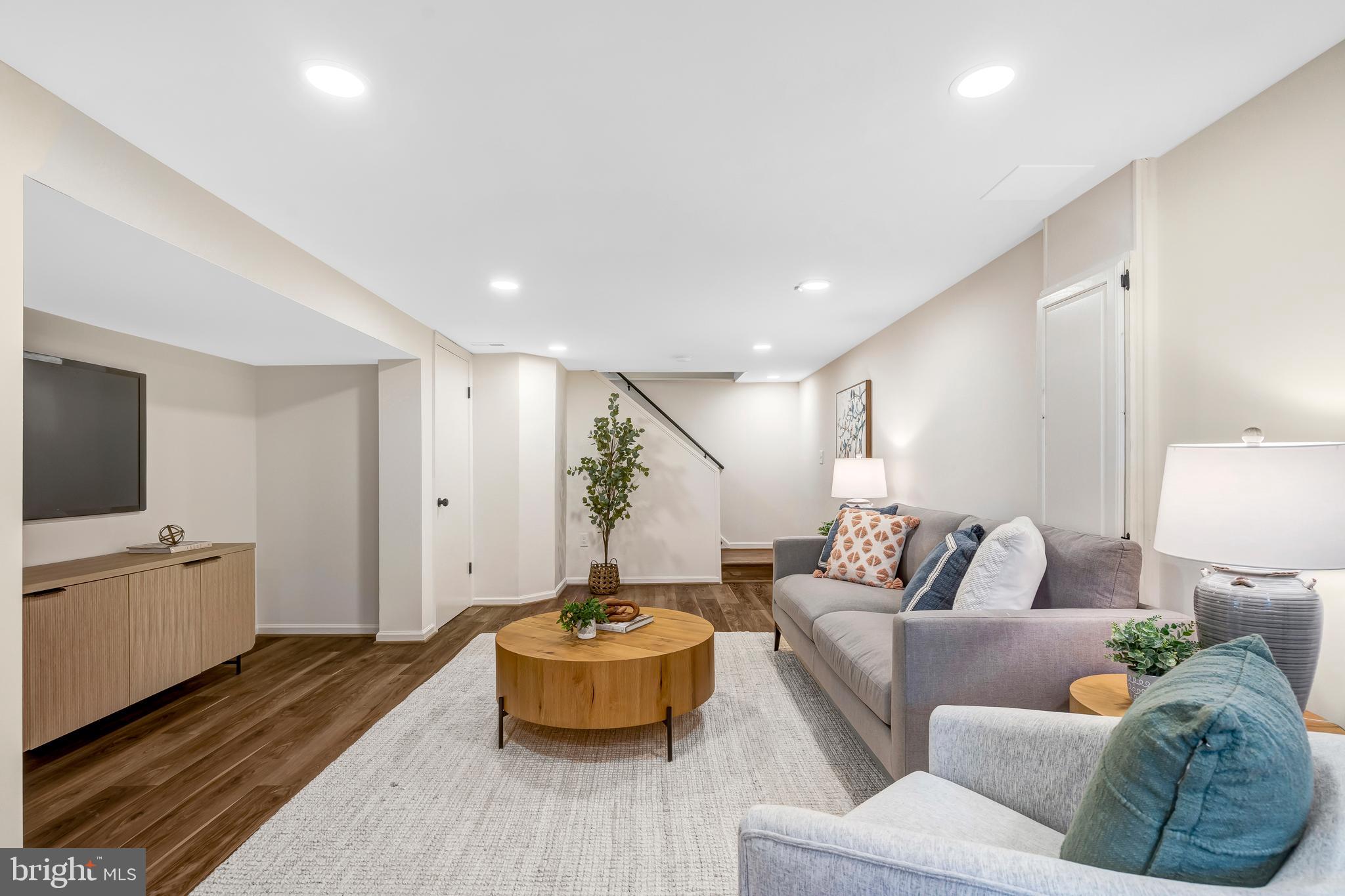KINGS PARK WEST - Residential