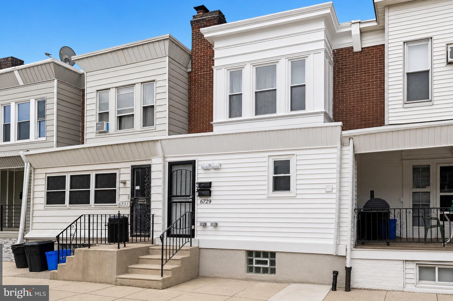 This interior row townhouse, has undergone a major transformation in 2026! This newly renovated duplex meets modern standards while retaining its unique charm. With a total finished area of 1,216 sq. ft. , this property is in excellent condition, making it a prime candidate for rental income or a house hack opportunity! The masonry construction promises durability and low maintenance, while the converted dwelling style offers a distinctive appeal and superior location that attracts a wide range of tenants. Investors will appreciate the potential for strong cash flow in a thriving market. With no association fees and a strategic location, this property is poised for appreciation. Seize the chance to enhance your portfolio with a property that combines quality, character, and investment potential. Don't miss out on this lucrative opportunity!

Property can be delivered vacant!