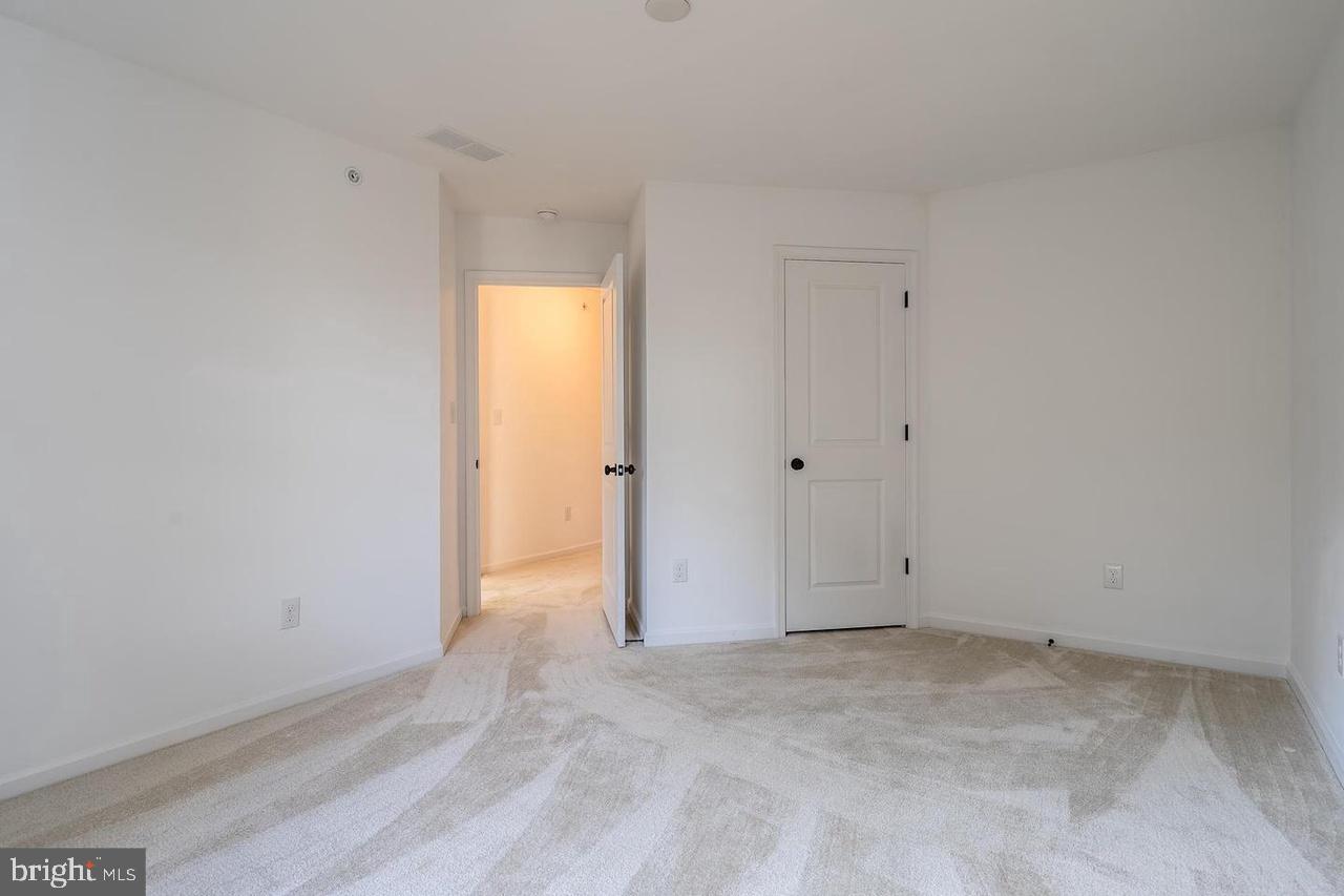 ENCLAVE AT BELL TAVERN - Residential Lease