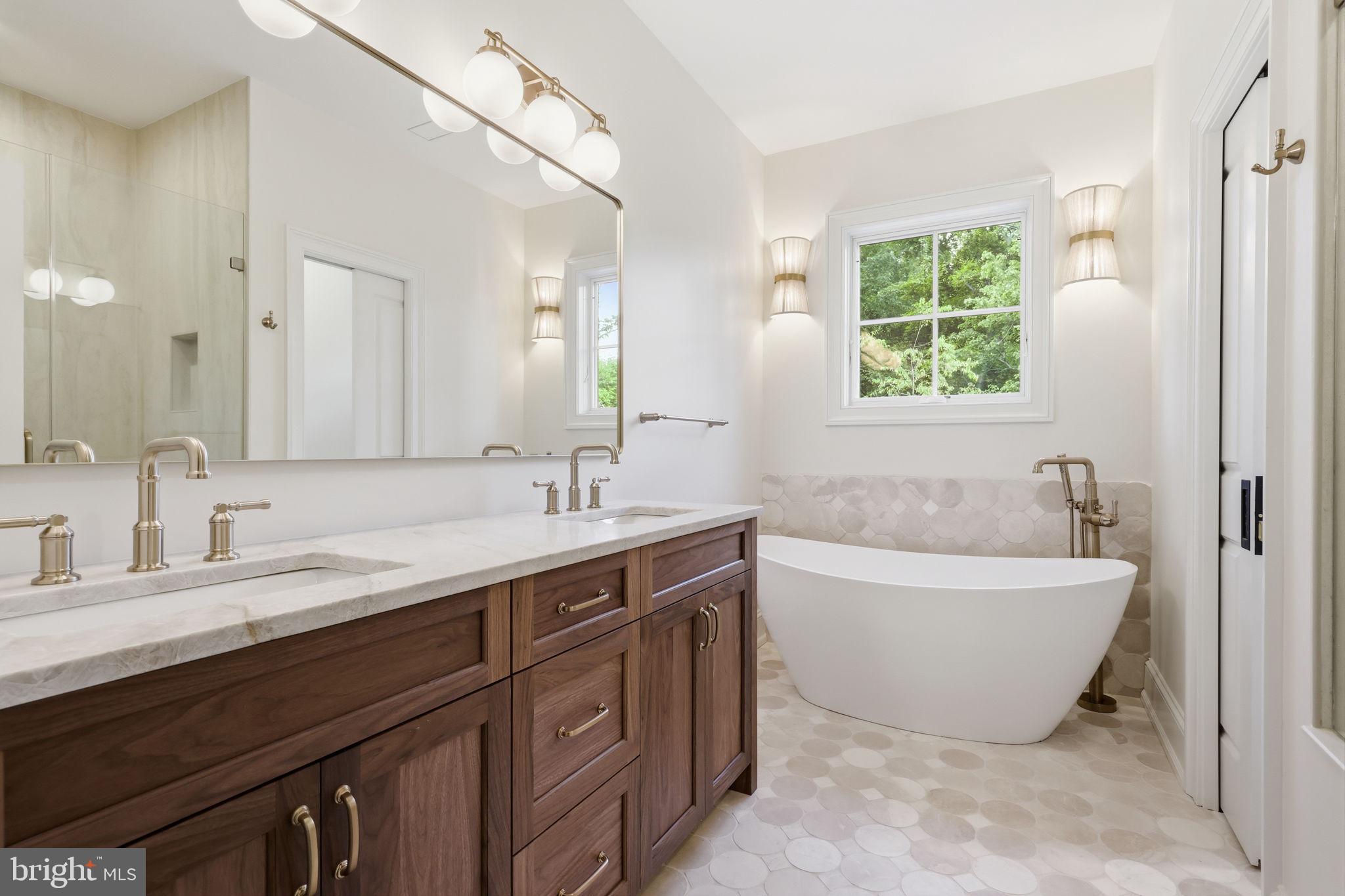 DOYLESTOWN - Residential
