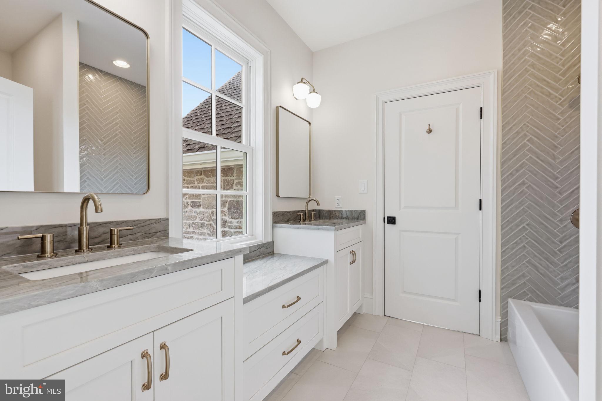 DOYLESTOWN - Residential