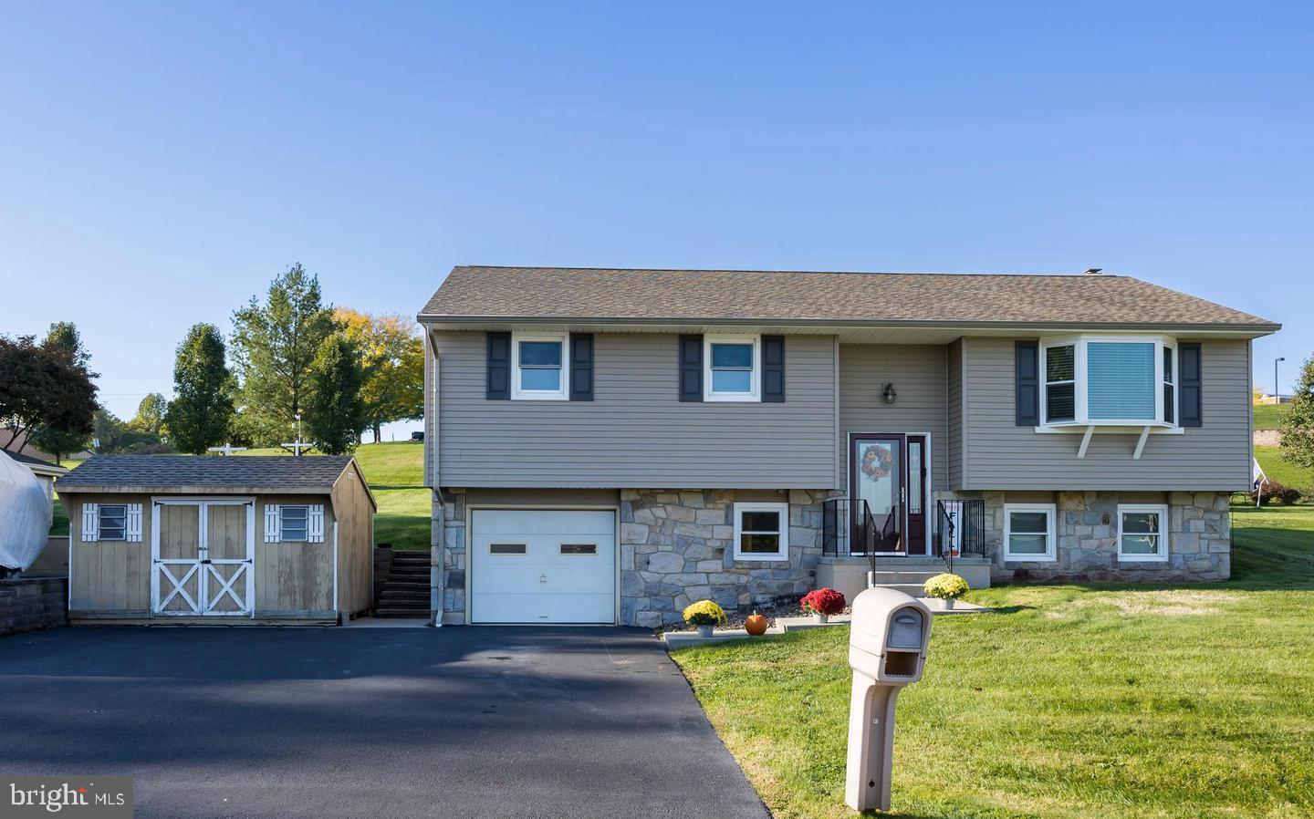 MAPLE SPRINGS - Residential