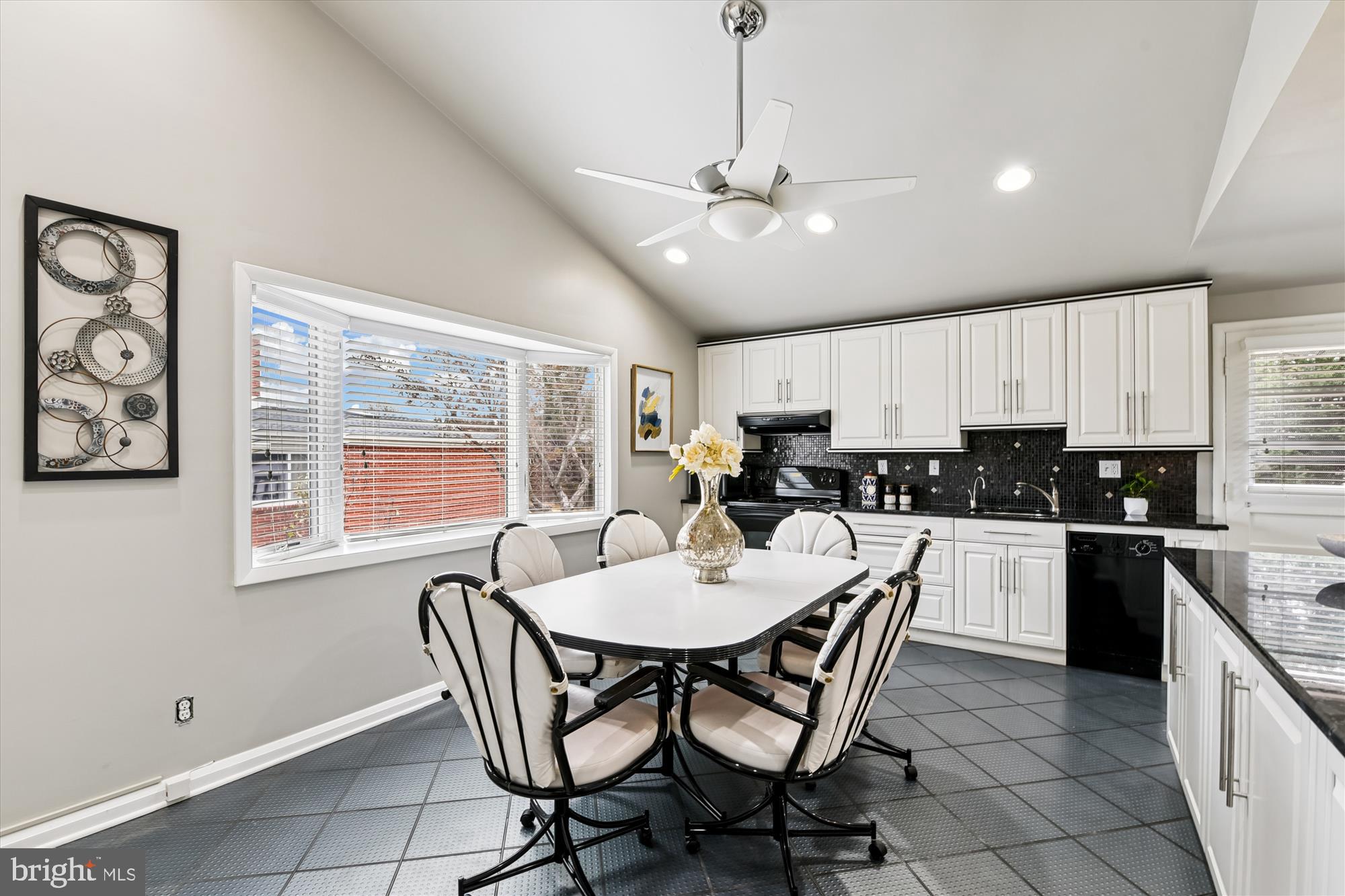 SEVEN MILE - Residential