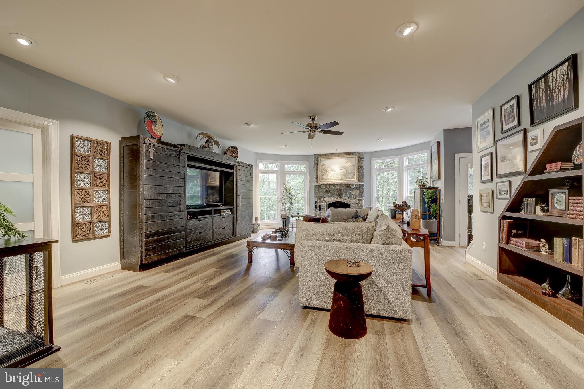 GLEN HILLS - Residential