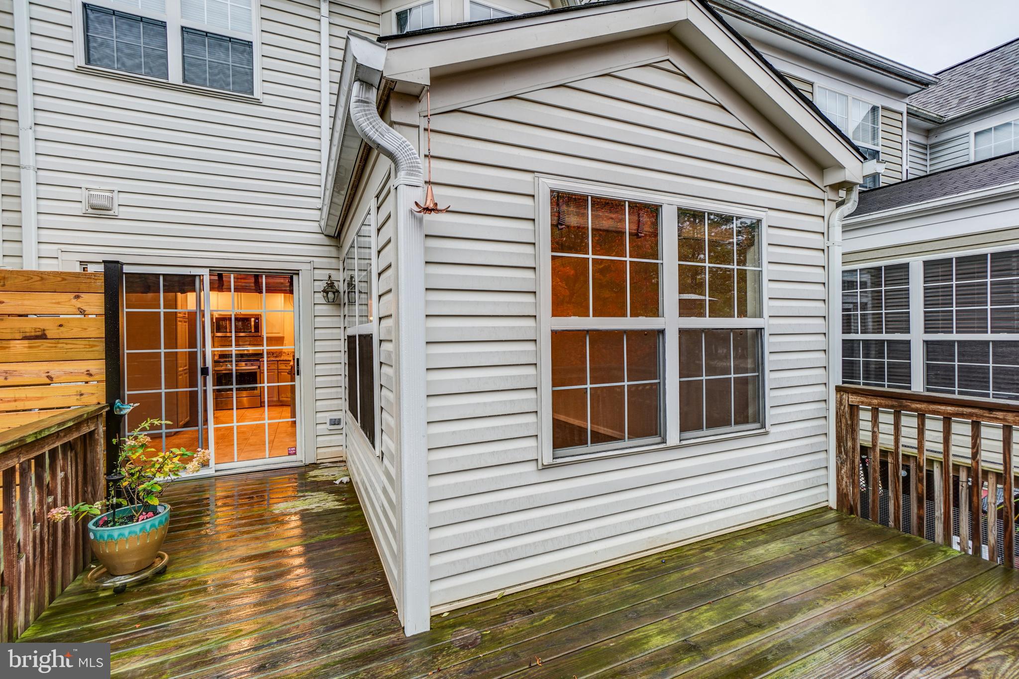 TUSCARORA KNOLLS - Residential Lease