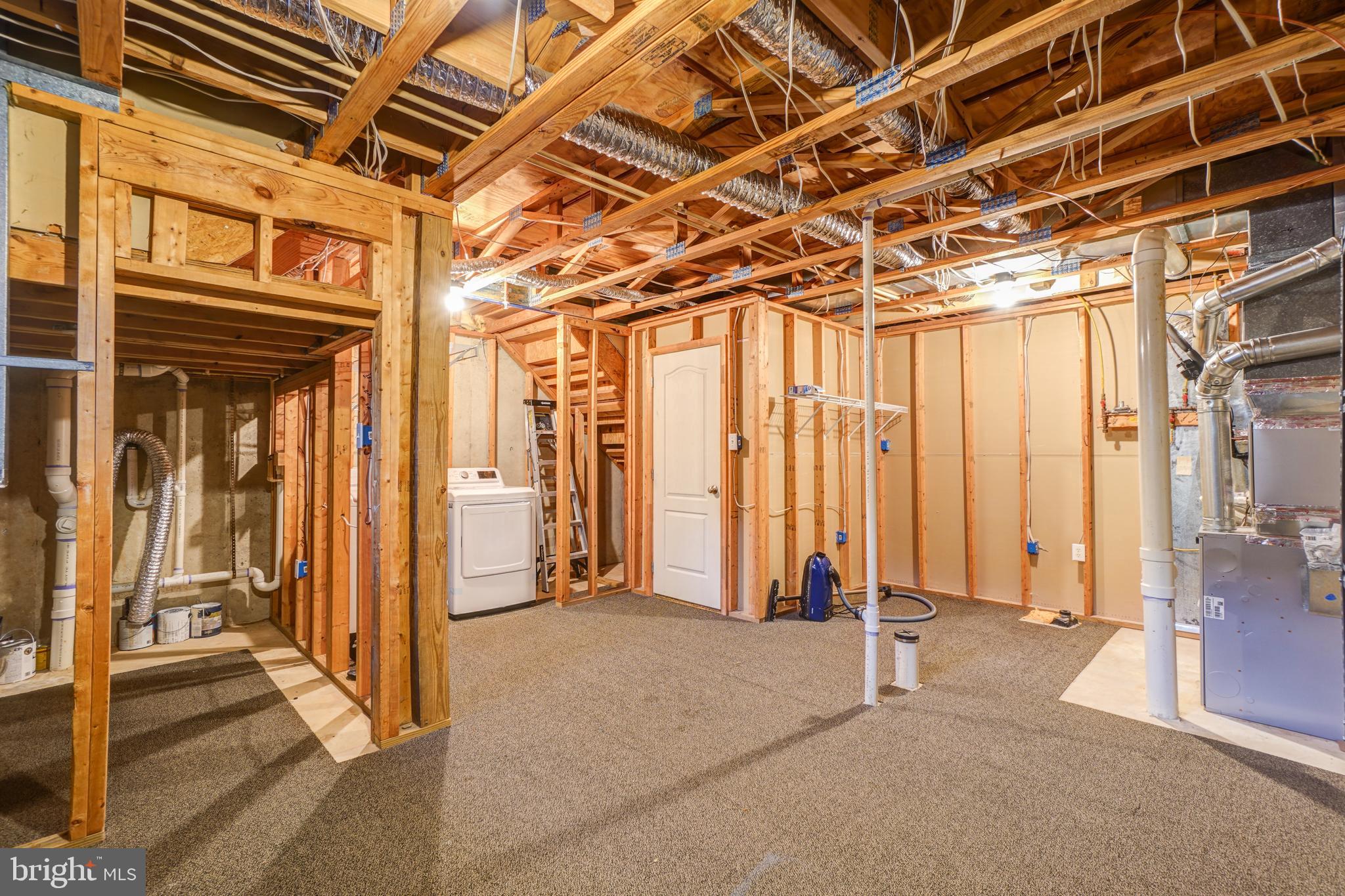 TUSCARORA KNOLLS - Residential Lease