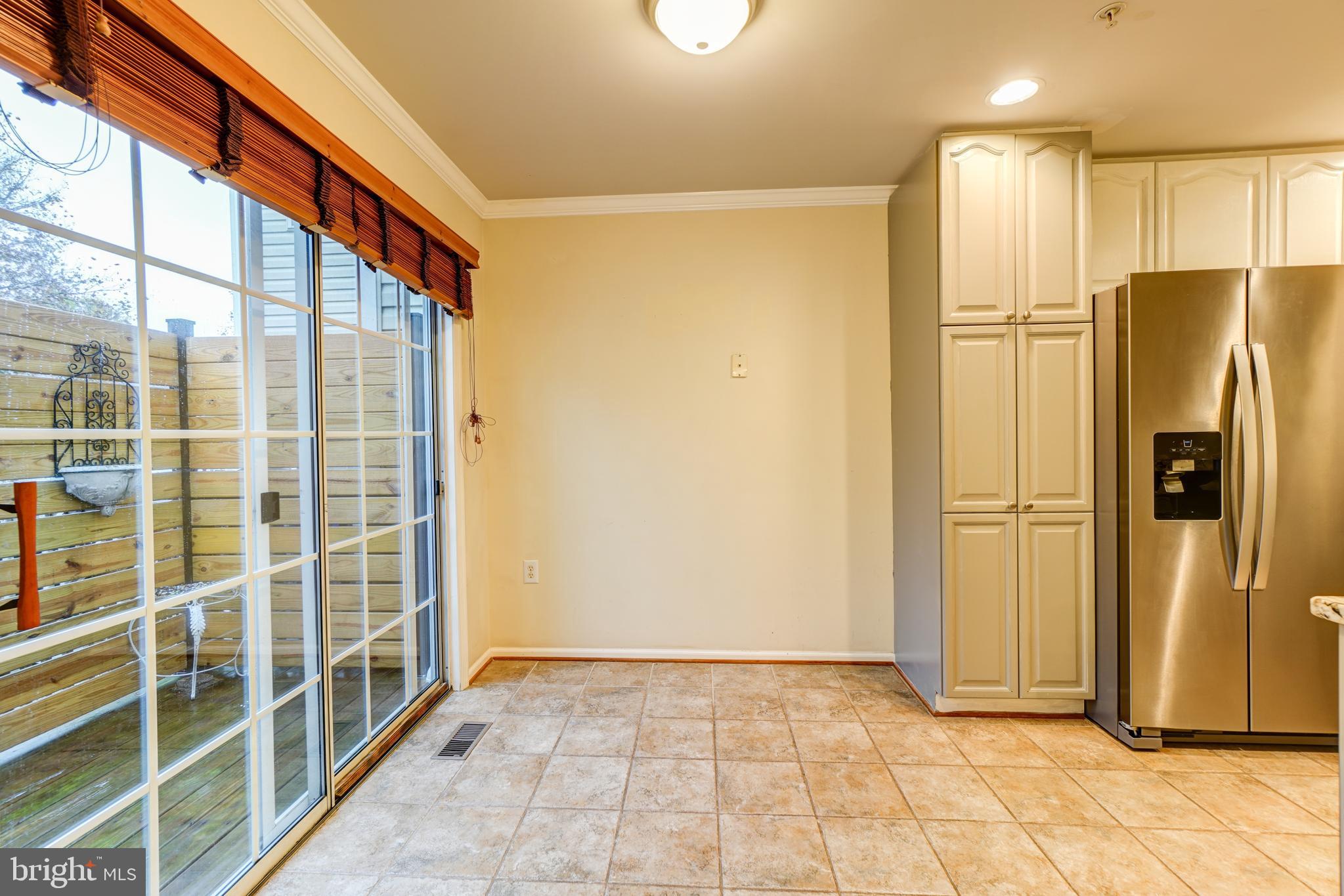 TUSCARORA KNOLLS - Residential Lease