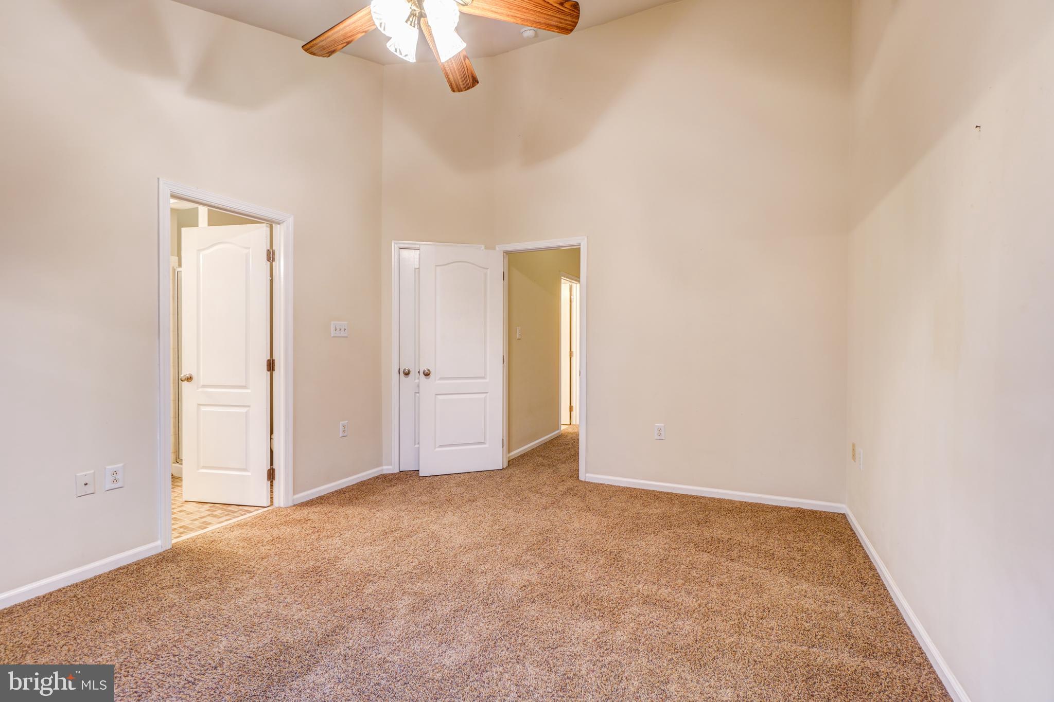TUSCARORA KNOLLS - Residential Lease