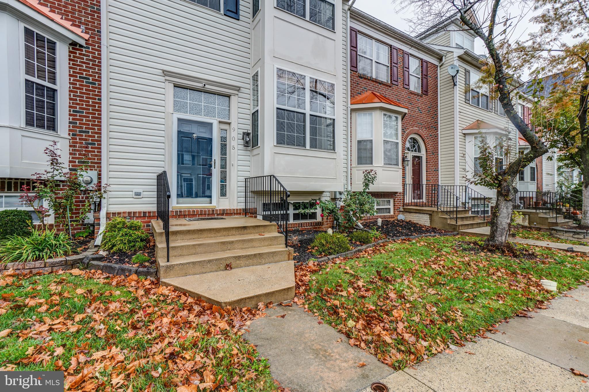 TUSCARORA KNOLLS - Residential Lease