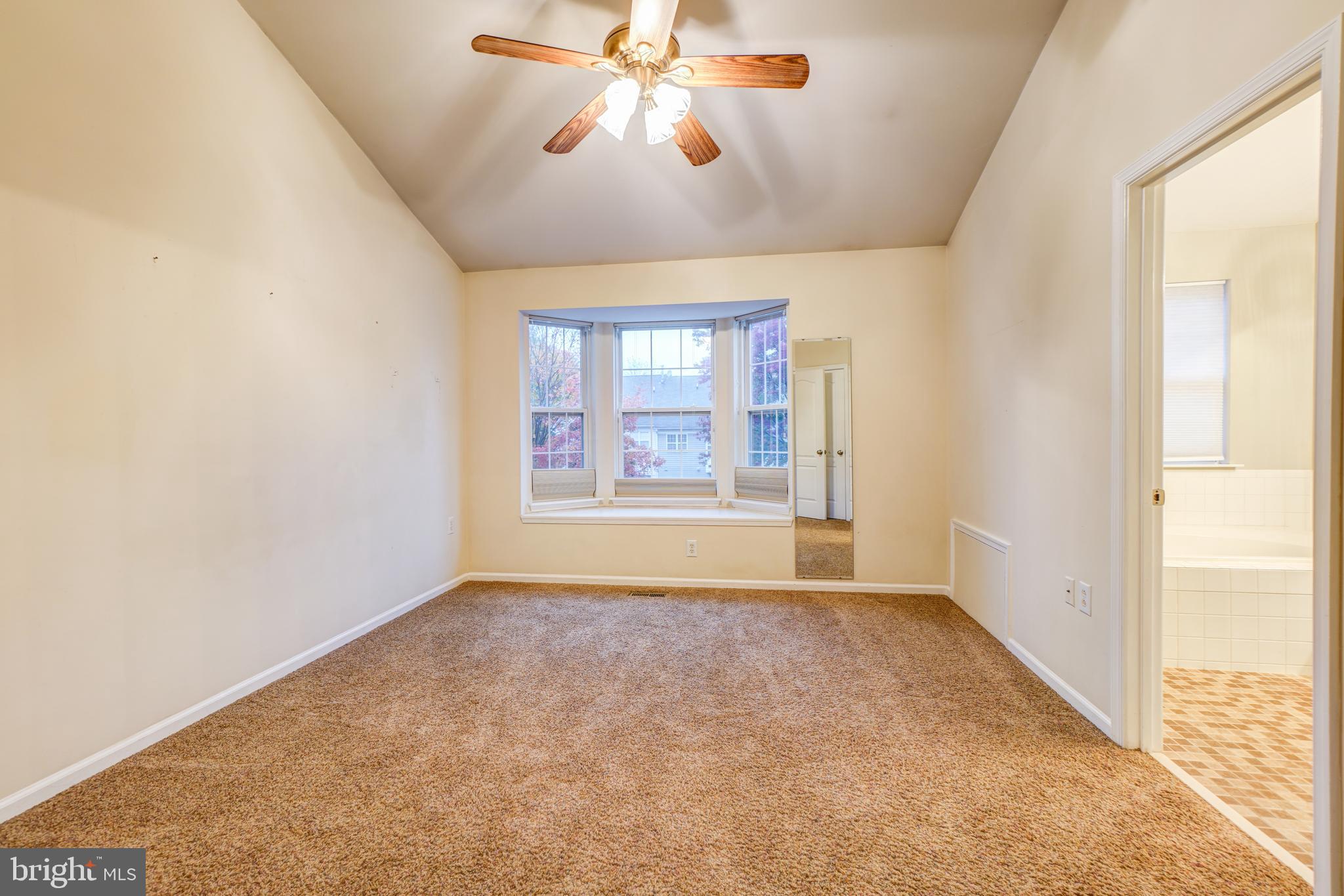 TUSCARORA KNOLLS - Residential Lease