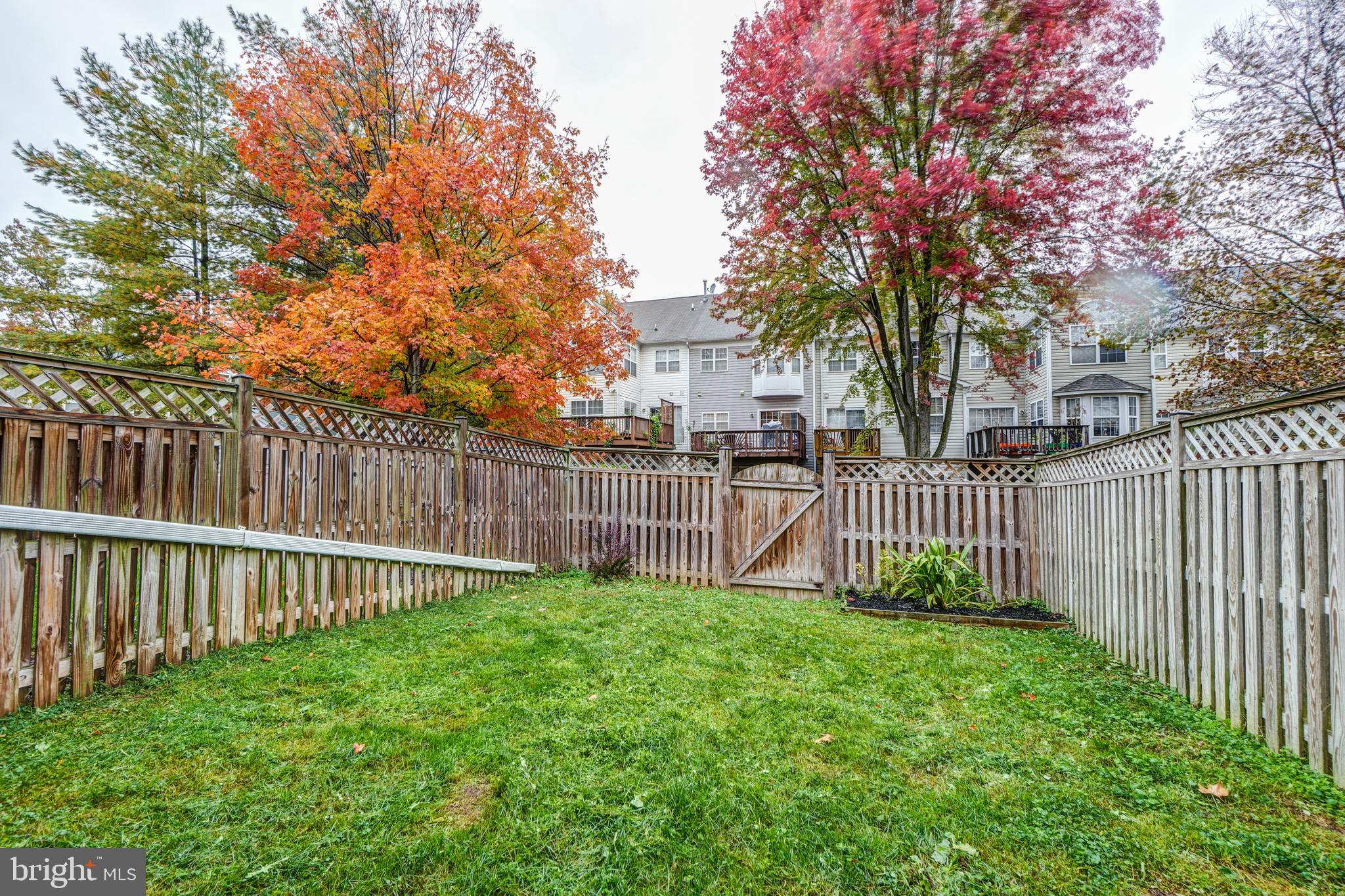 TUSCARORA KNOLLS - Residential Lease