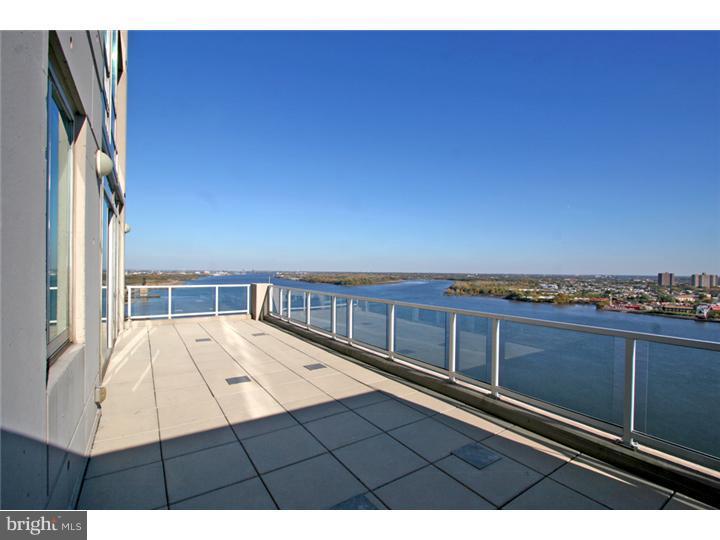 WATERFRONT SQUARE - Residential Lease