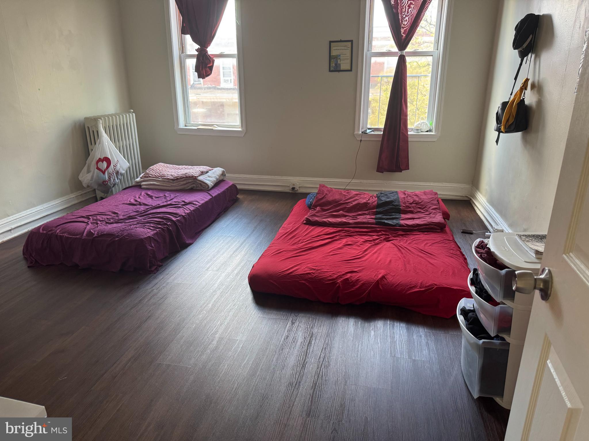 ELLWOOD PARK - Residential