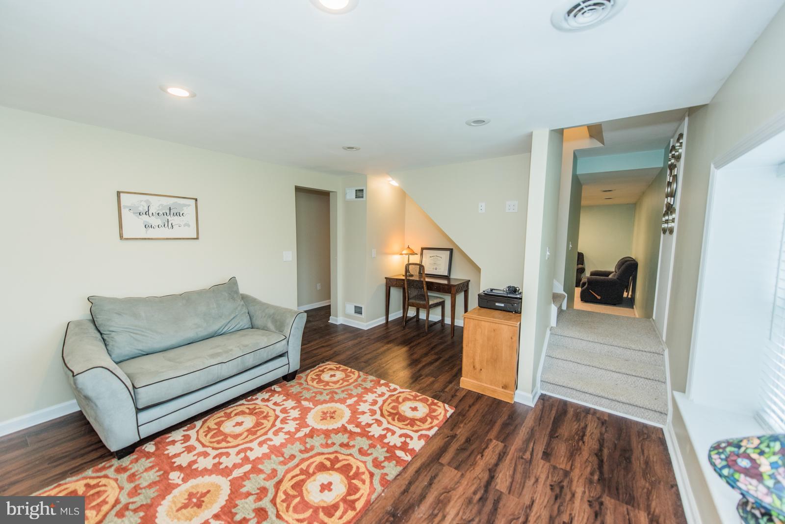 WALTON WOODS - Residential