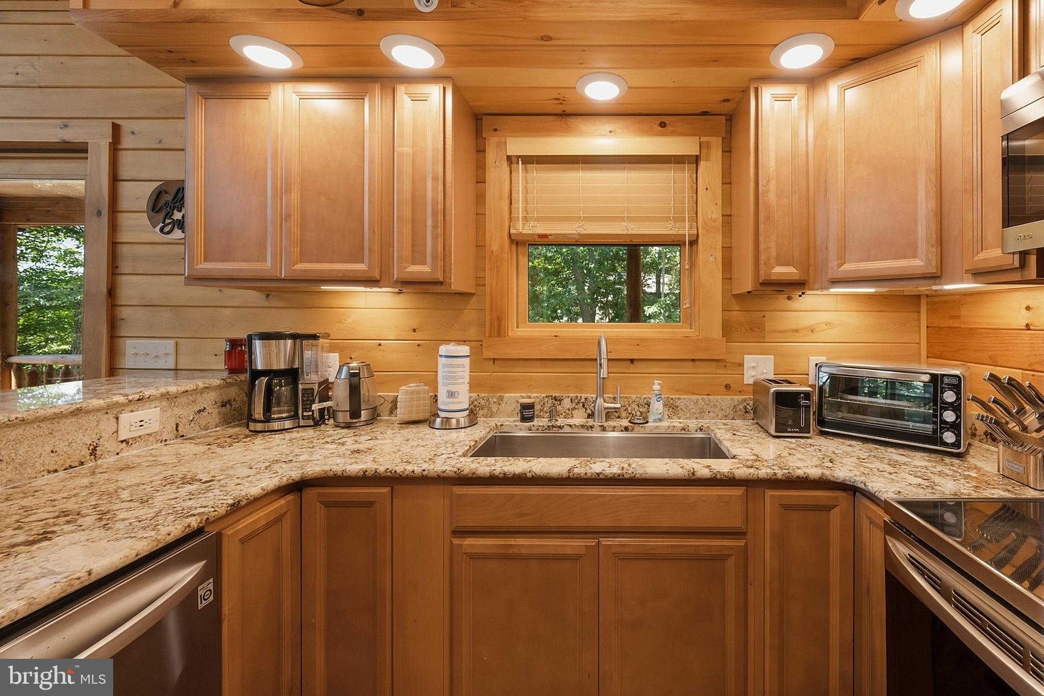 DEEP CREEK HIGHLANDS - Residential