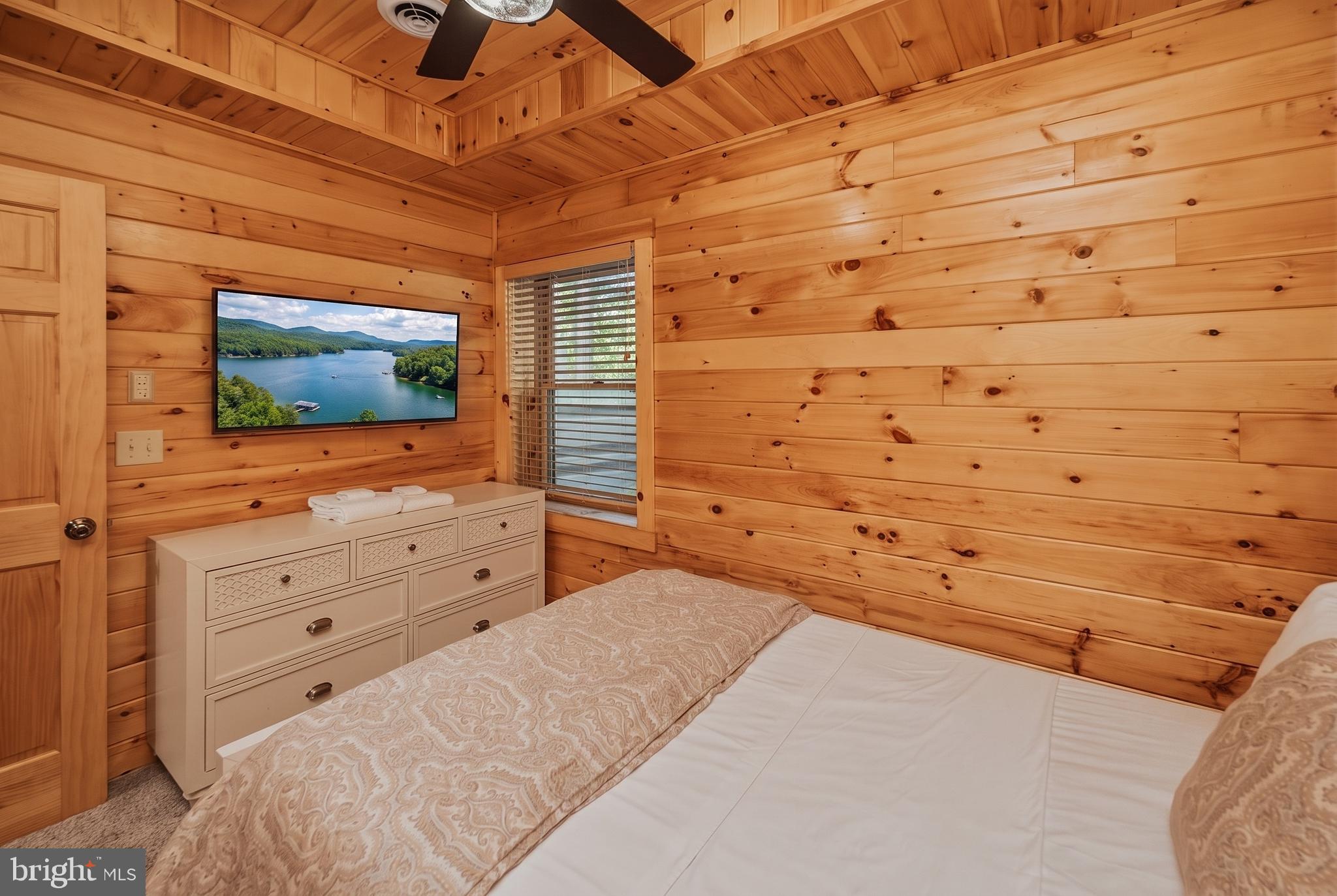 DEEP CREEK HIGHLANDS - Residential