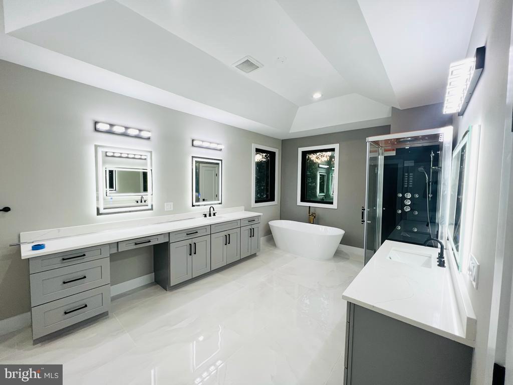 PIMMIT HILLS - Residential