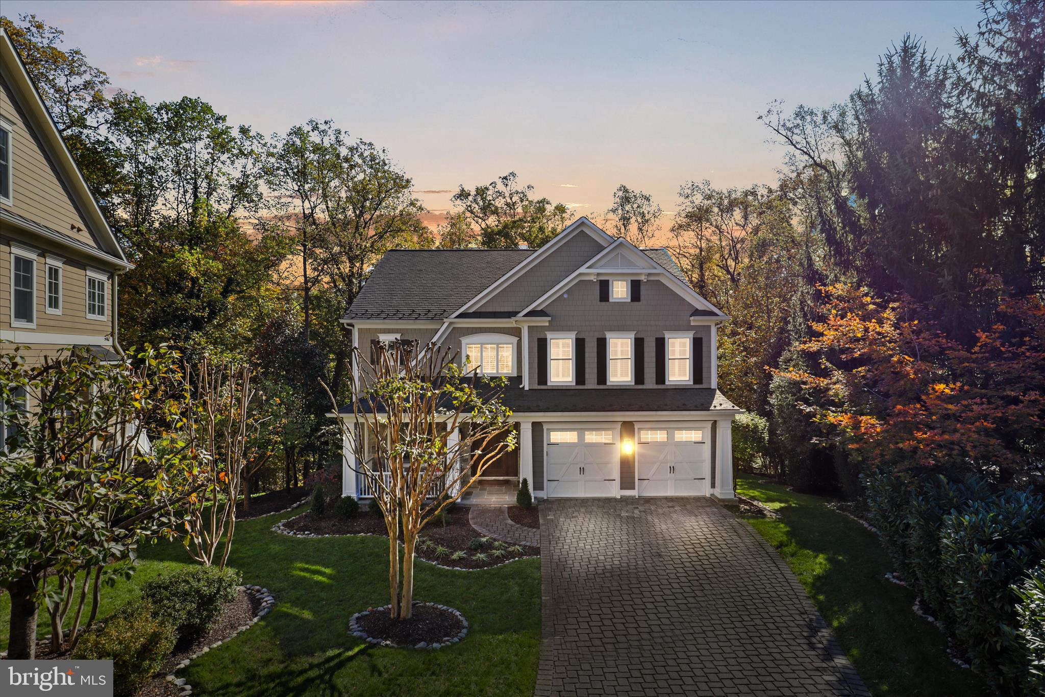 RIVERWOOD - Residential