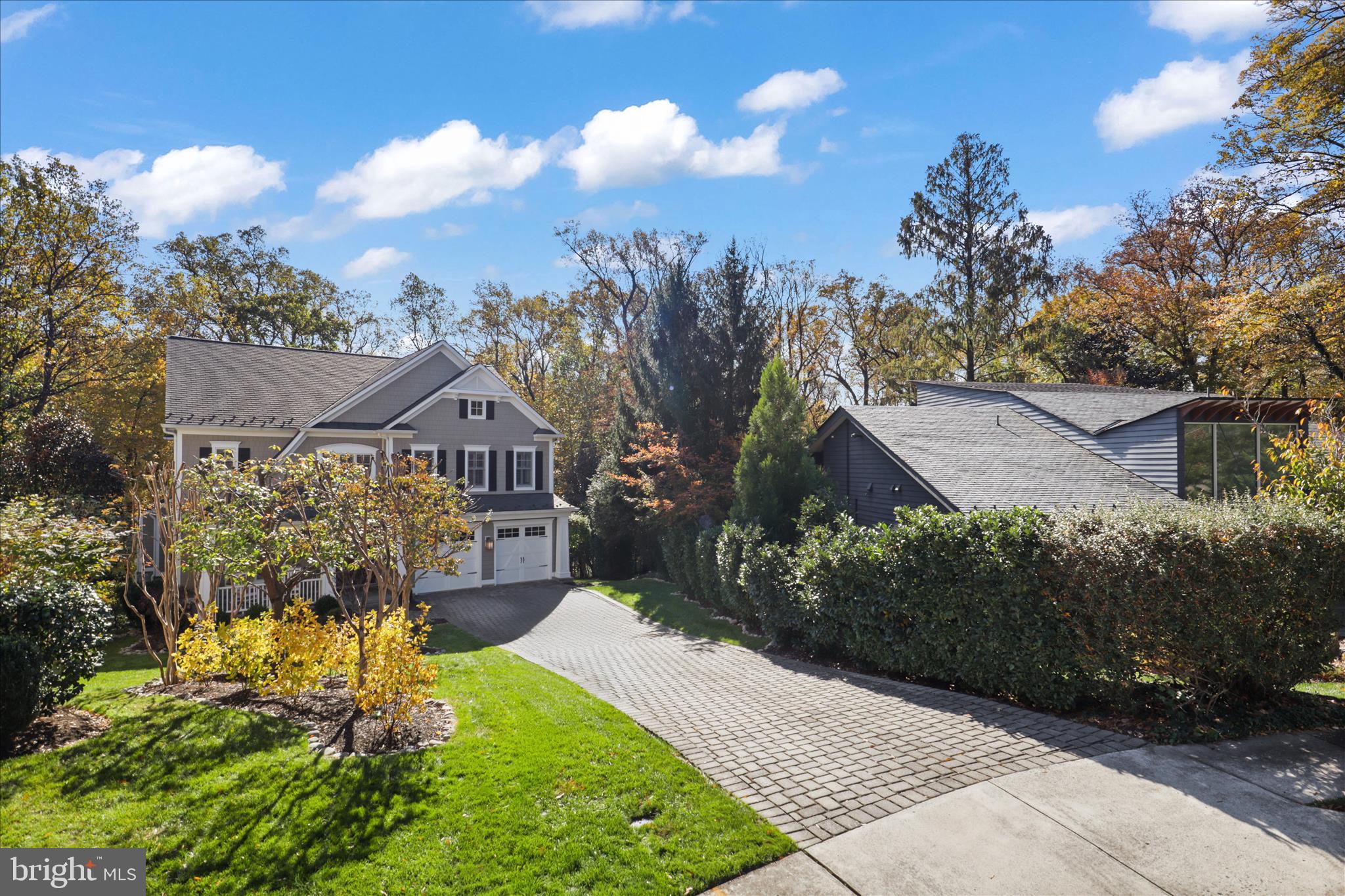 RIVERWOOD - Residential
