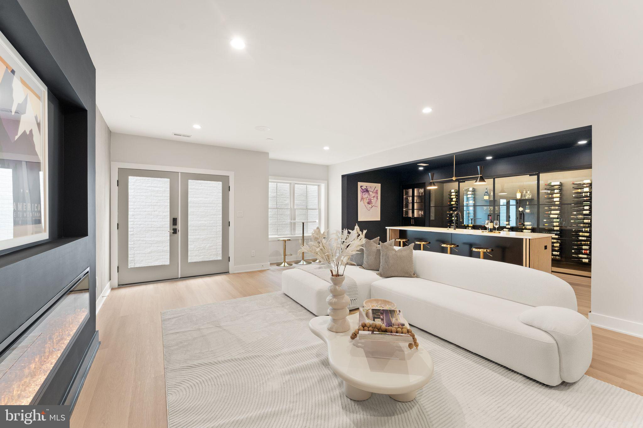 WEST VIENNA WOODS - Residential