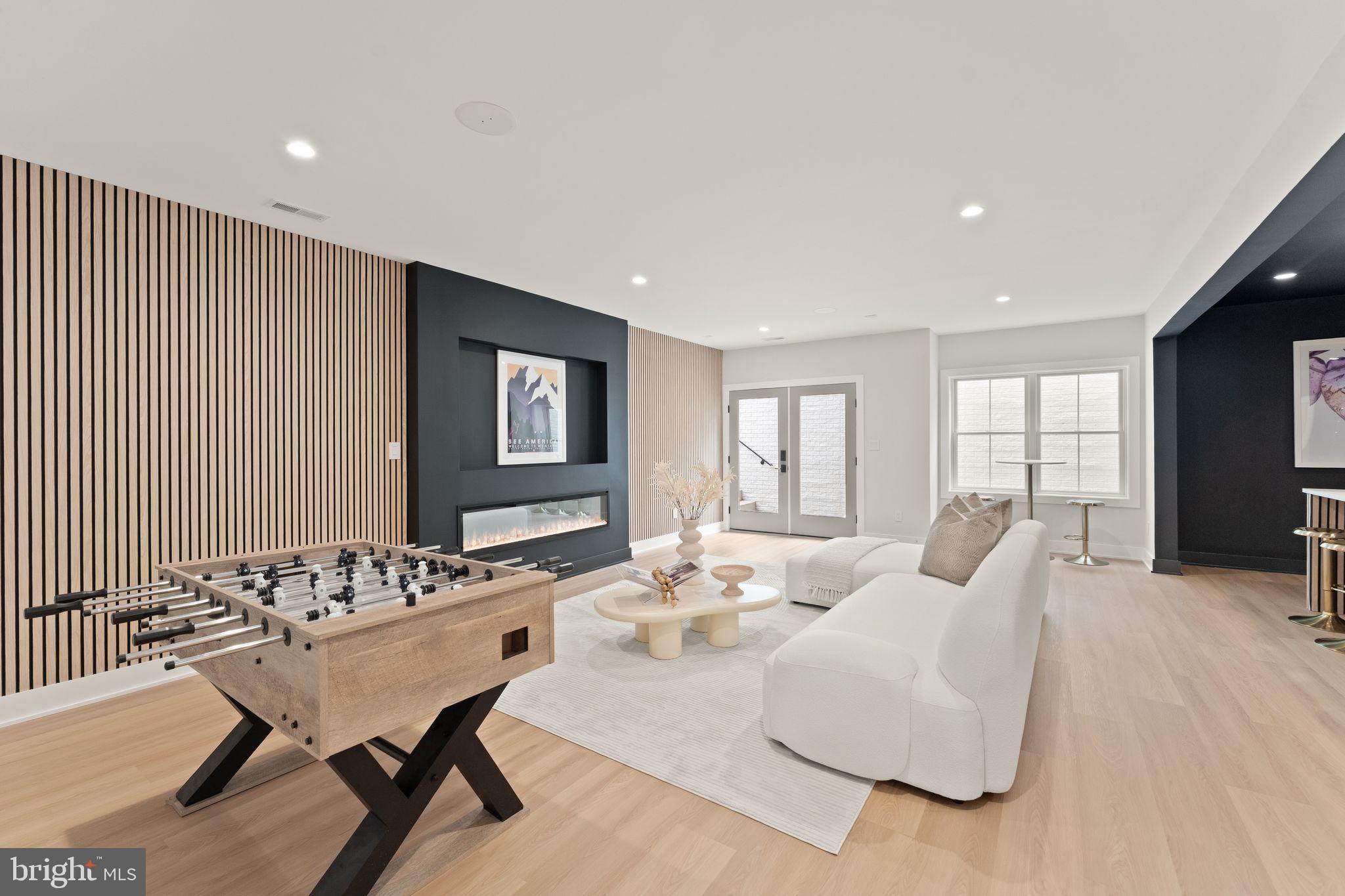 WEST VIENNA WOODS - Residential