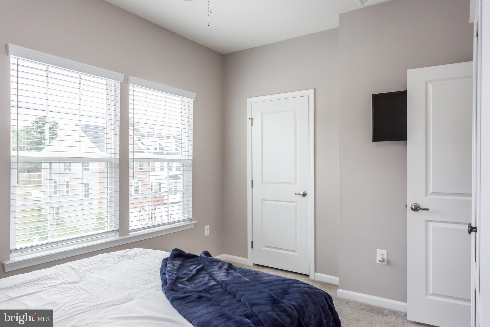 FEATHERSTONE STATION CONDOMINIUMS - Residential