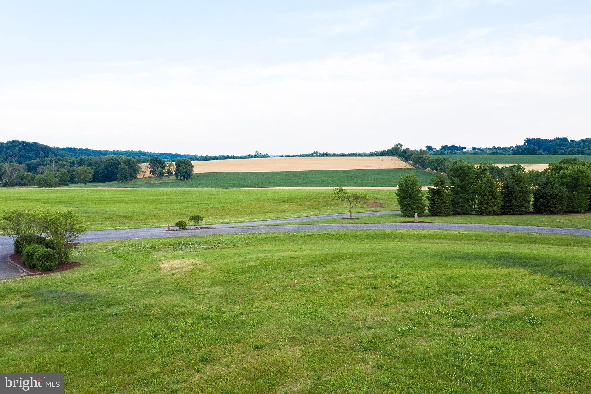 HILLS OF JAMESFIELD MANOR - Residential