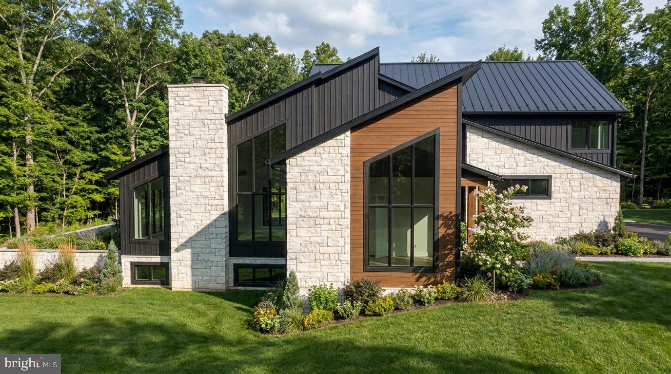 HILLS OF JAMESFIELD MANOR - Residential