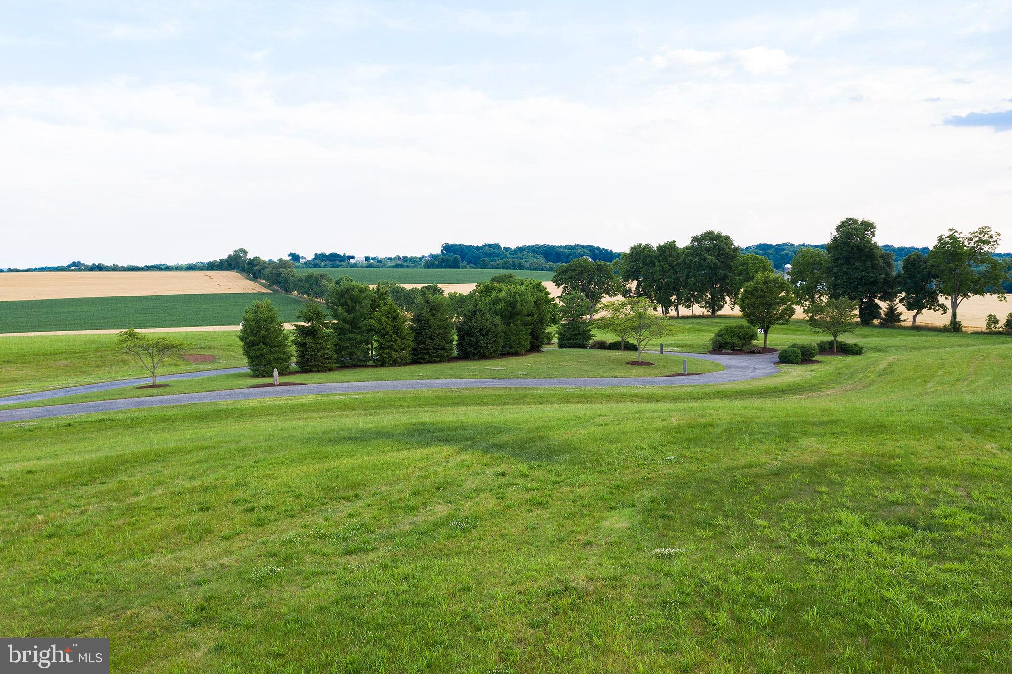 HILLS OF JAMESFIELD MANOR - Residential