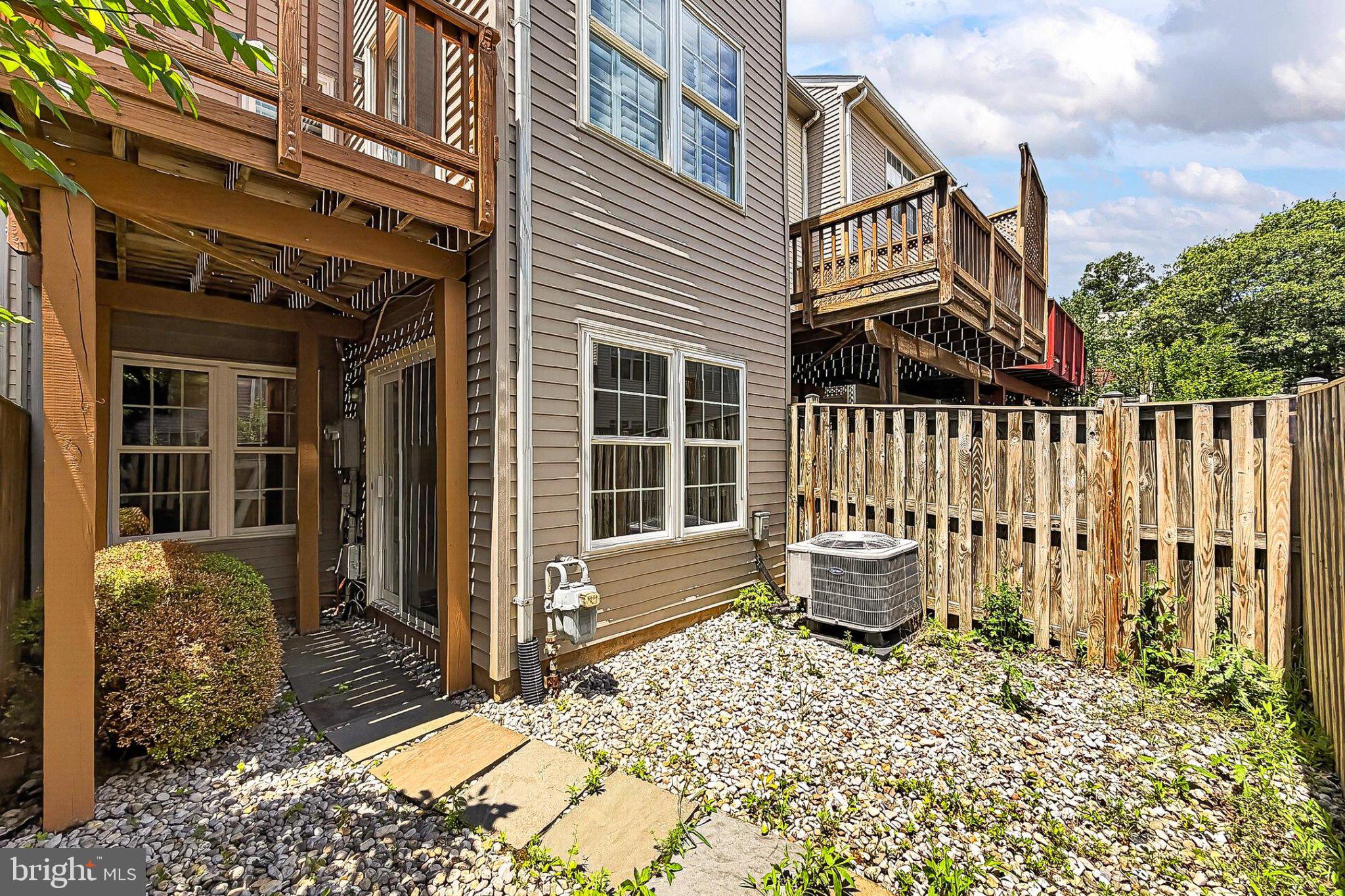 MCNAIR FARMS LANDBAY 11 - Residential