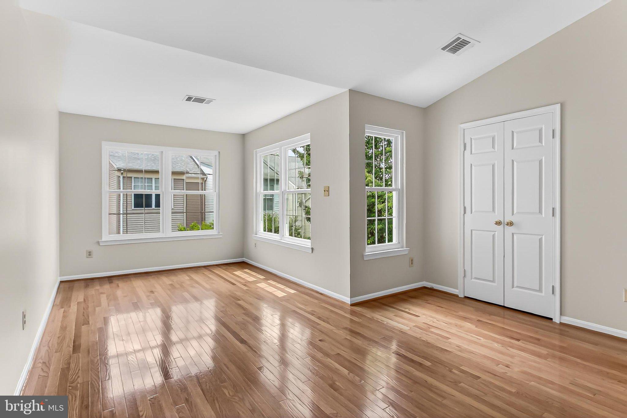 MCNAIR FARMS LANDBAY 11 - Residential