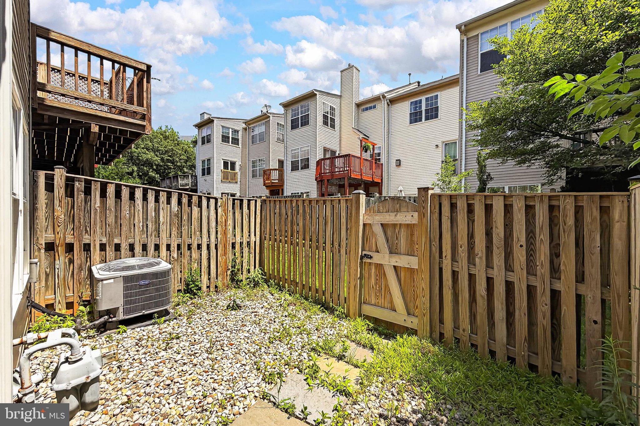 MCNAIR FARMS LANDBAY 11 - Residential