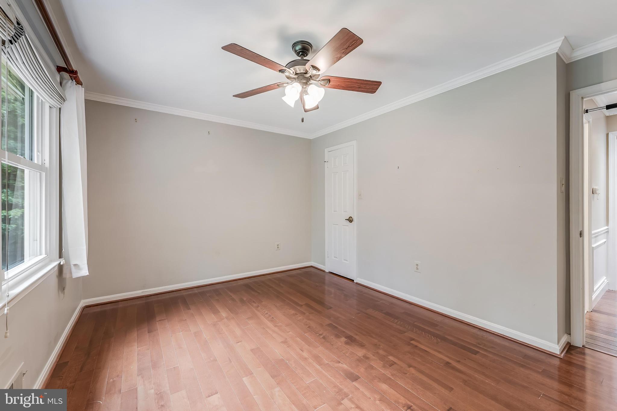HOLLY KNOLL - Residential
