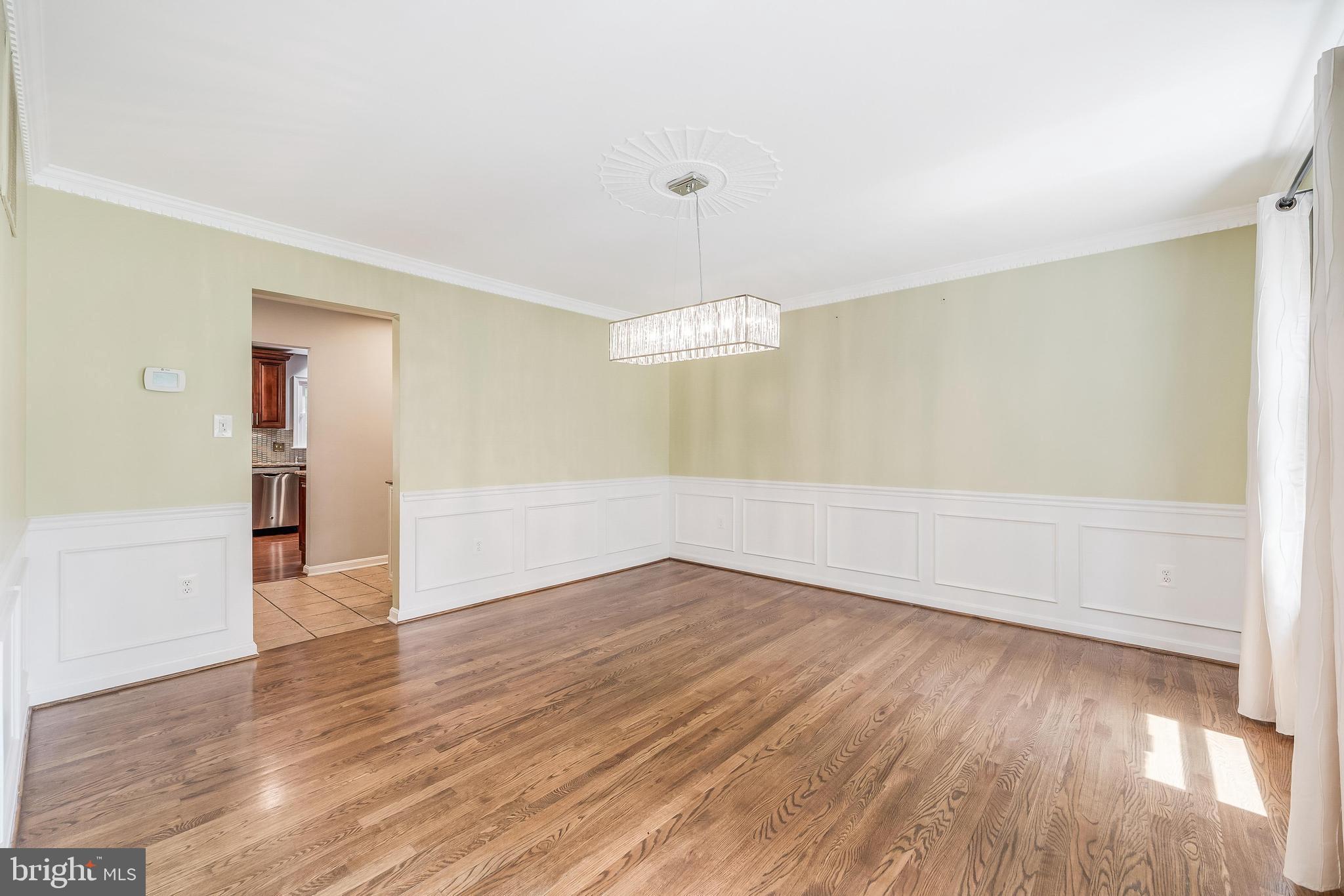 HOLLY KNOLL - Residential