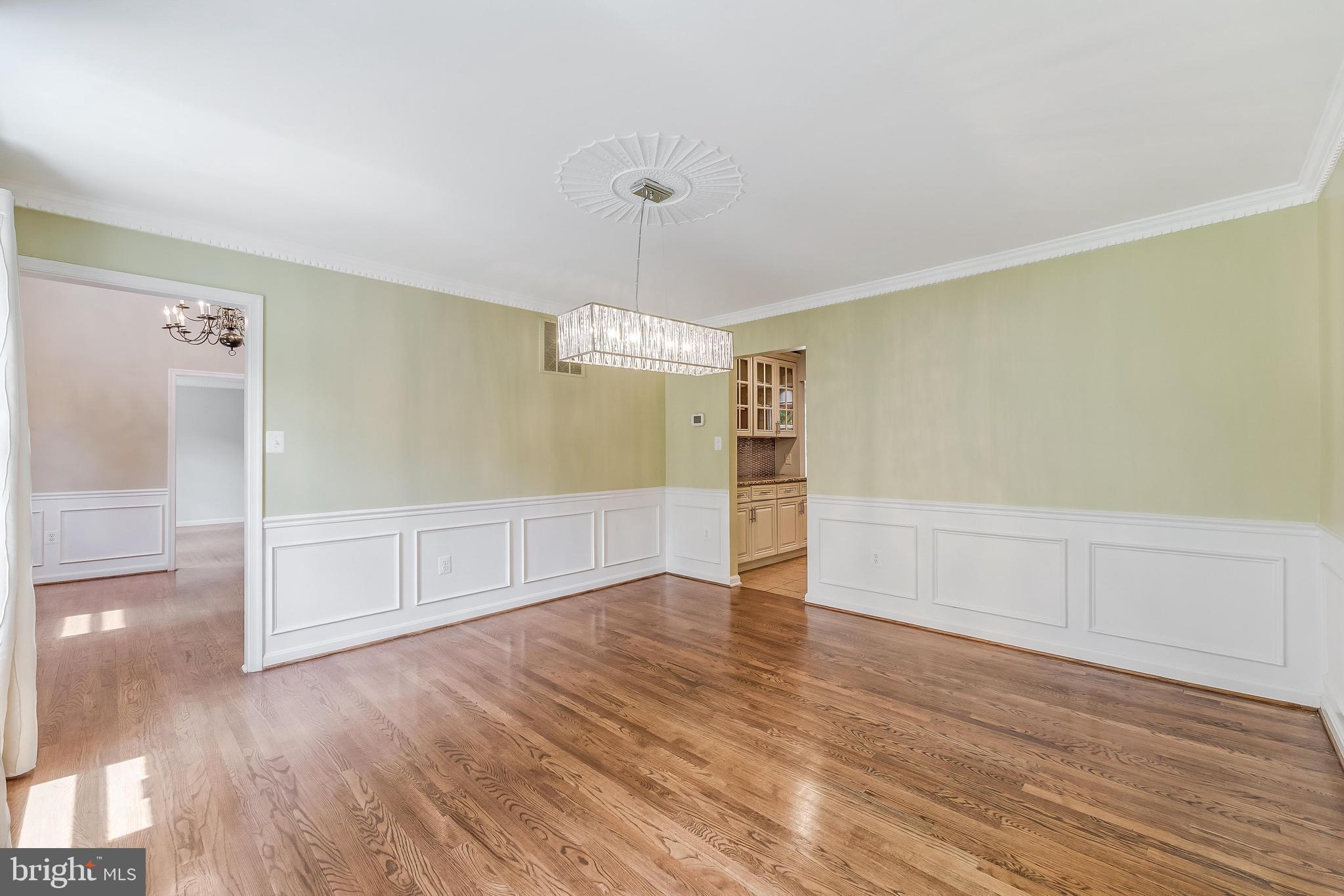 HOLLY KNOLL - Residential
