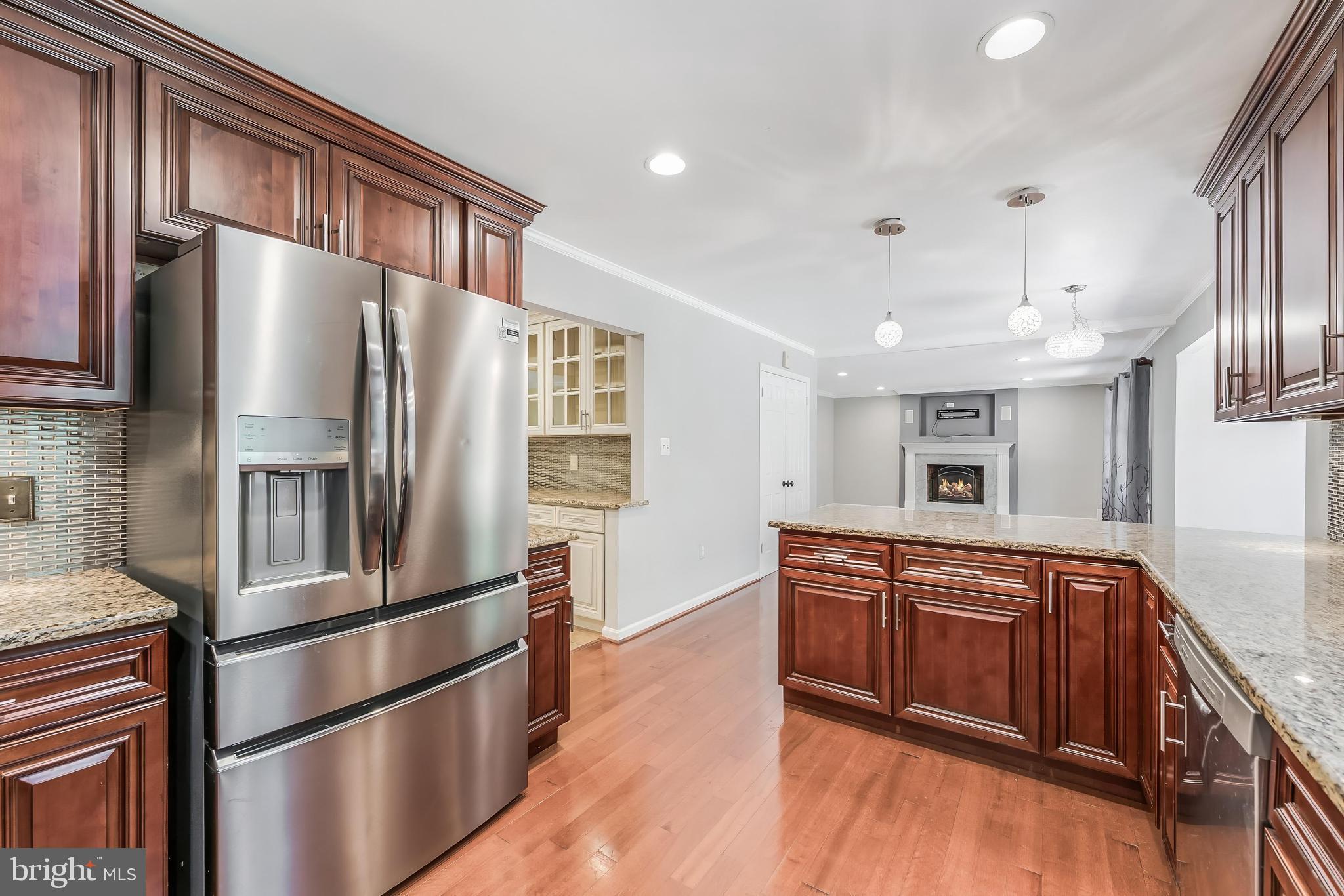 HOLLY KNOLL - Residential