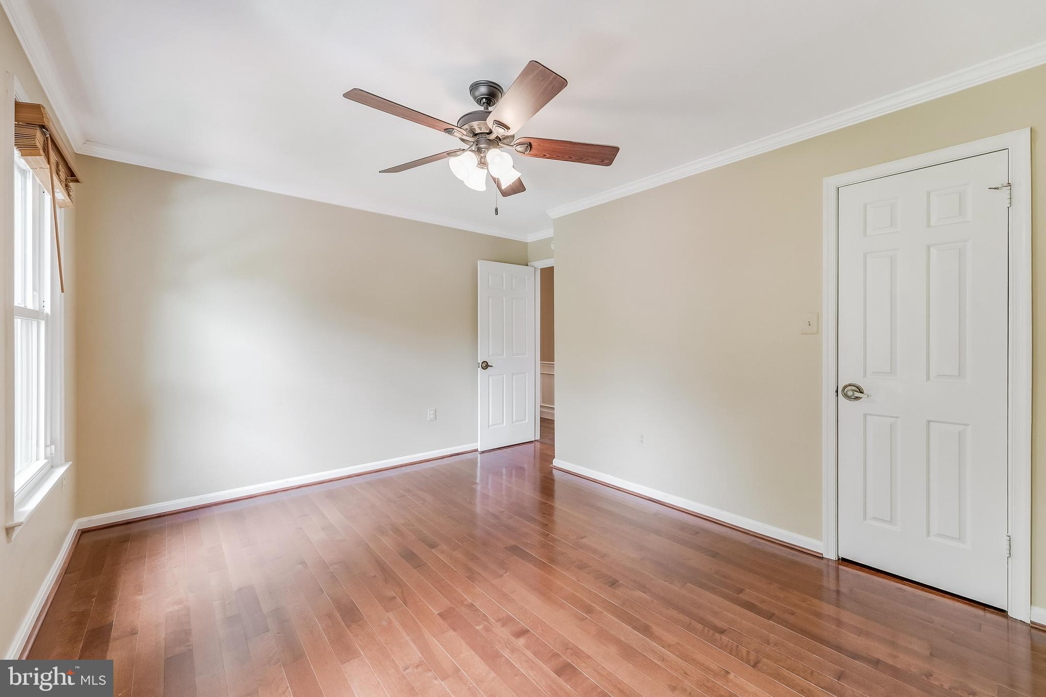 HOLLY KNOLL - Residential